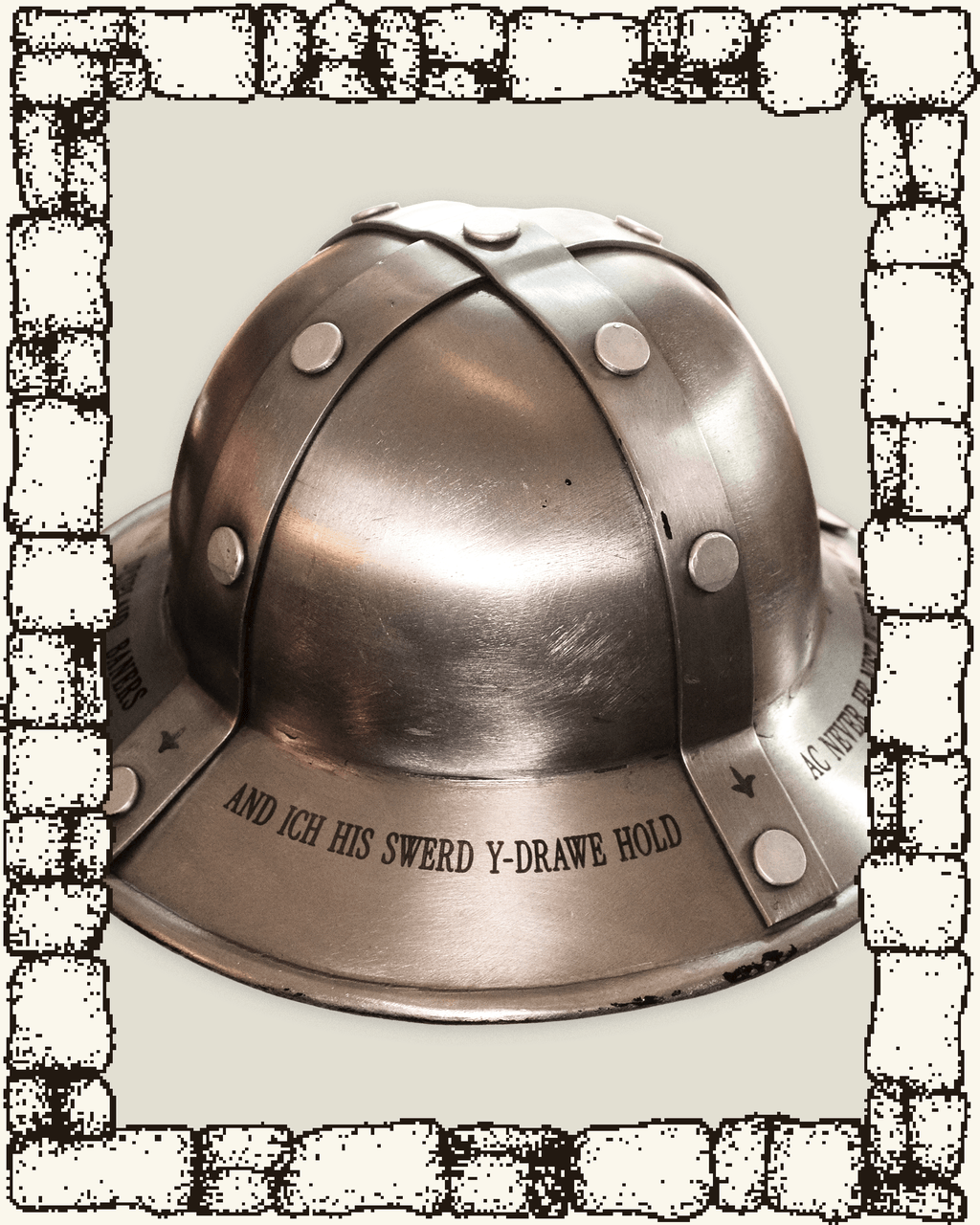 “SIR ORFEO” MINI KETTLE HELM + WOODEN STAND