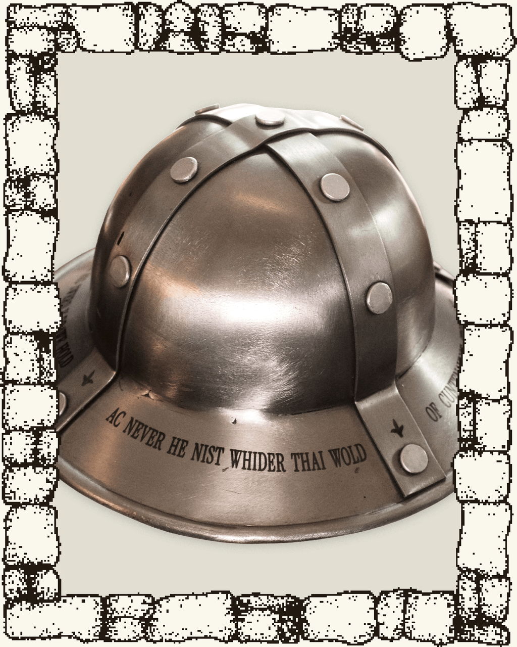 “SIR ORFEO” MINI KETTLE HELM + WOODEN STAND